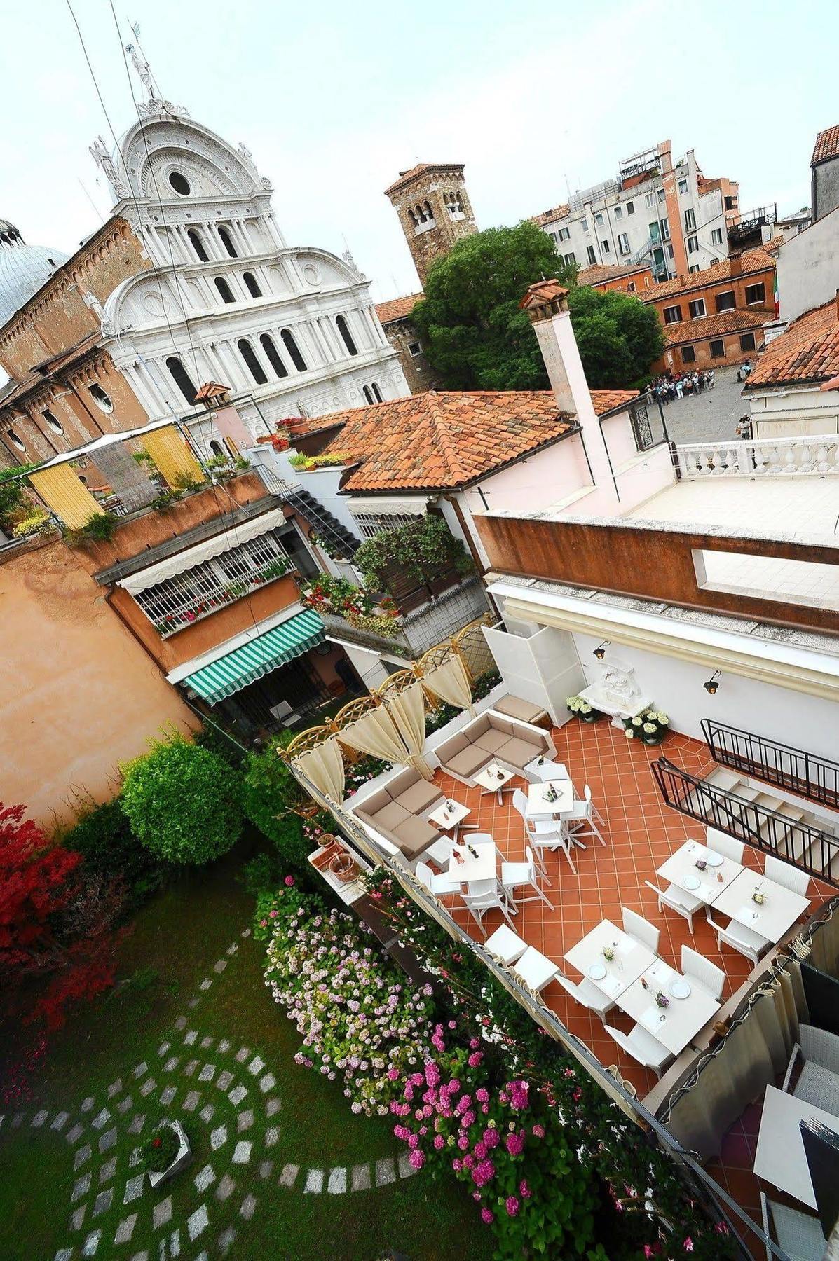 Hotel Fontana Venice Exterior photo